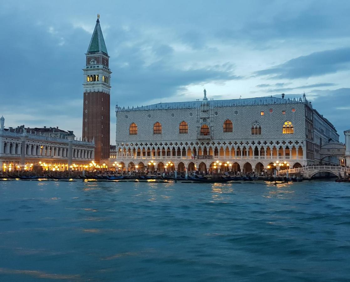 Calle San Giacomo Apartment Venice Exterior photo